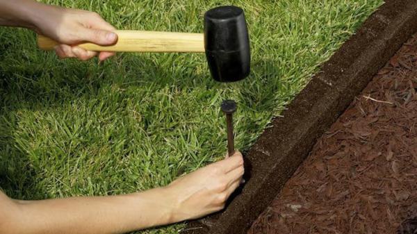 Red Recycled Rubber Garden Edging Customized Rubber Landscape Border 1000*80mm