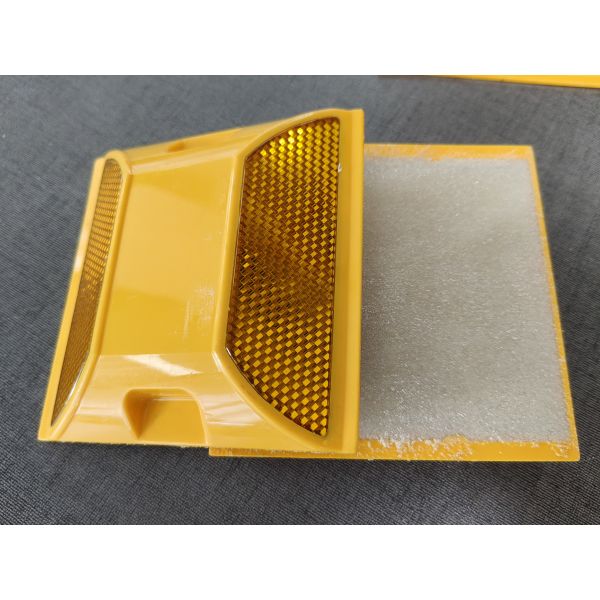 100mm Red Yellow White Reflective PMMA Road Stud With ABS Shell