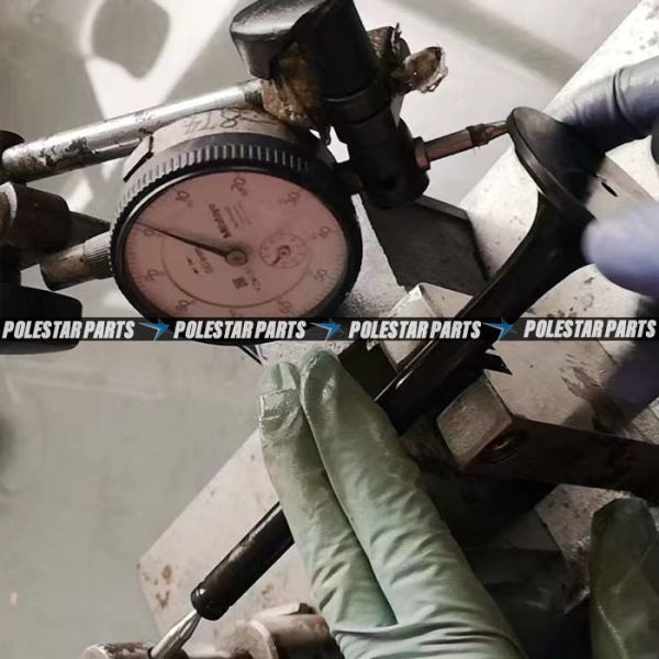 J05E J08E Diesel Engine Intake Exhaust Valve Hino VH137151733A VH137111632A