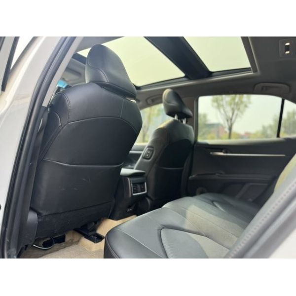 Second-Hand Toyota Camry 2.5L Clean Interior No Accident White Color 2023 Year 99% New Affordable