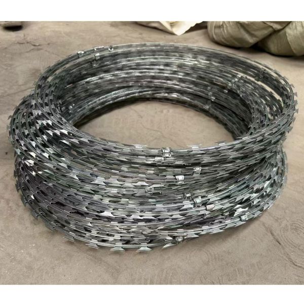 Galvanized Steel Bto - 22 Razor Berbed Wire / Razor Tape Fencing
