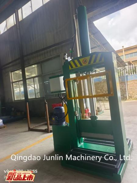 Machine de coupe hydraulique de caoutchouc puissante
