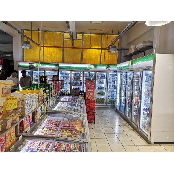 коммерчески чистосердечный охладитель дисплея напитка 1700Л с 3 стеклянными дверями