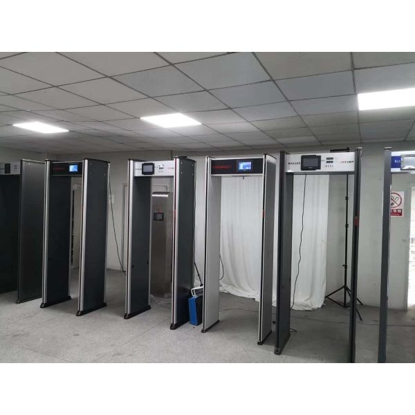 Puerta de la seguridad de la detección de la temperatura del equipo de la prueba de laboratorio con la pantalla táctil del color de 7 pulgadas