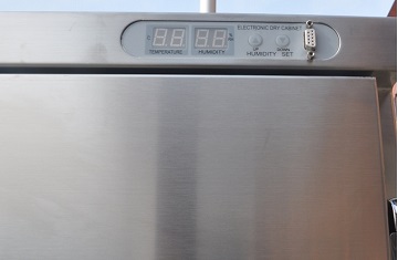 Stainless Nitrogen Electronic Dry Cabinet