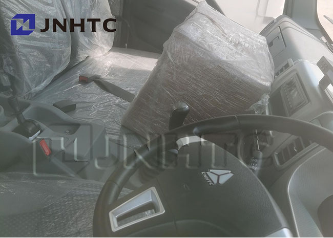 SINOTRUCK Howo 4x2 Refrigerated тележки для мяса 266hp