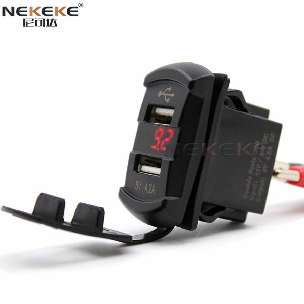 A prueba de agua 4.2A Dual USB toma de corriente 5V toma de corriente con voltímetro LED