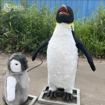Movable Animation Penguin Sculpture Rust Proof For Decoration