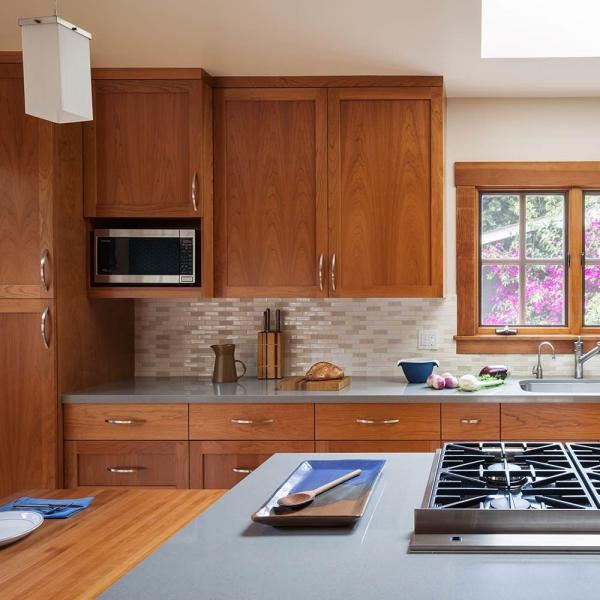 Brown Shaker Solid Wood Kitchen Cabinet Assemble Wood Texture