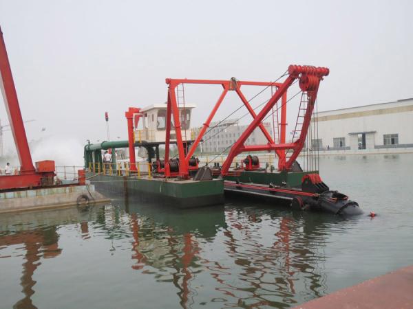 18 polegadas 4500 Confiável Cutter hidráulico marinho de sucção equipamento de dragagem para dragagem de porto