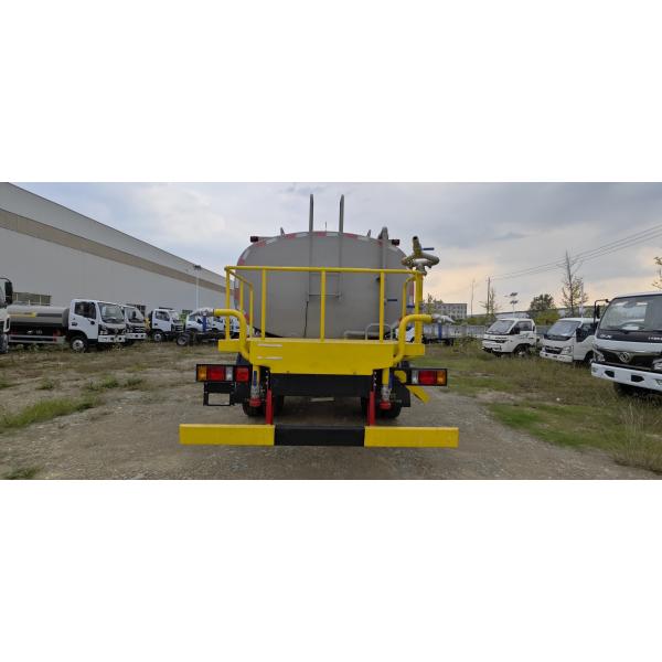 2024 12000L Water Tank Truck With 3950mm Wheelbase Chassis 4X2 Drive Form 12 CBM Sprinkler Truck Full Range 190KM