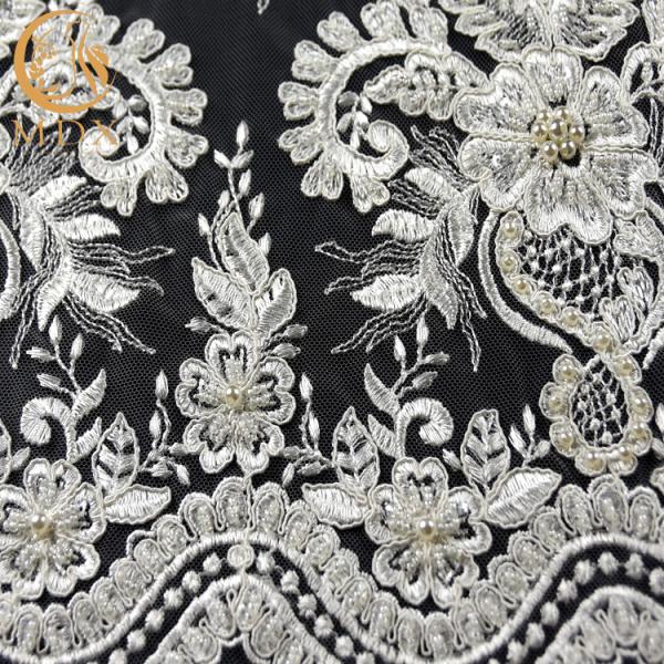 Das telas brancas do laço do poliéster de 1 jarda 20% laço bordado frisado luxuoso para o vestido