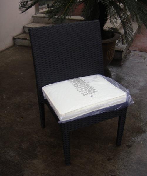   (5pcs)=4pcs chair+1pcs table 