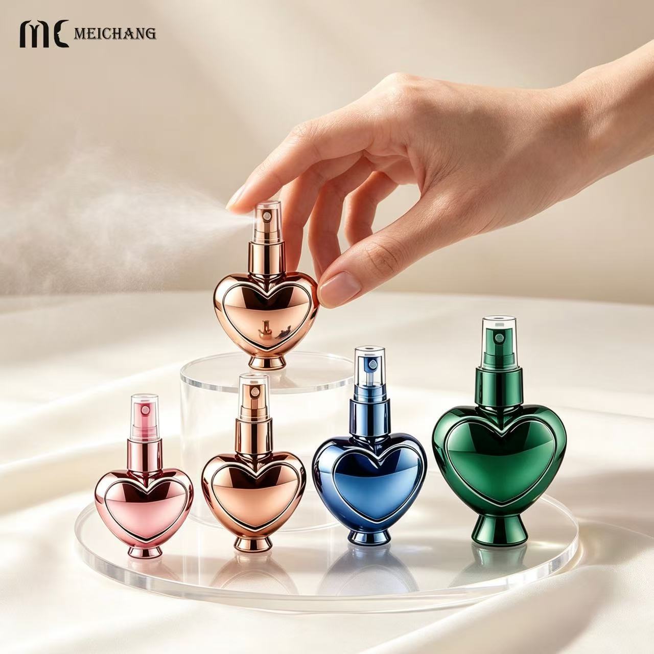 25ml, 50ml, 80ml and 120ml Heart-Shaped Electroplated PET Fine Mist Spray Bottle (MC-449)