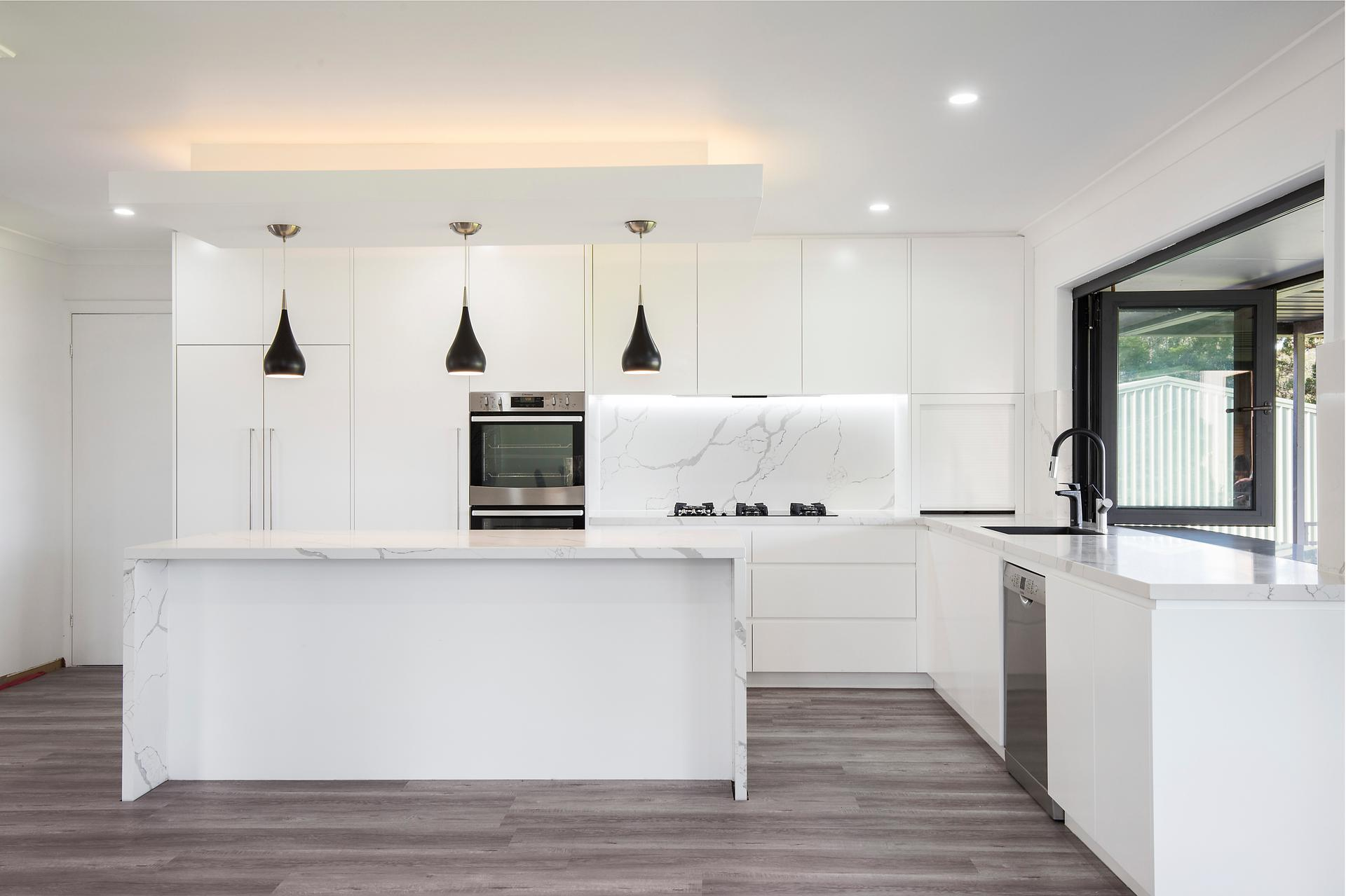 Modern Lacquer Kitchen Cabinets with Waterproof and Fireproof Advantage