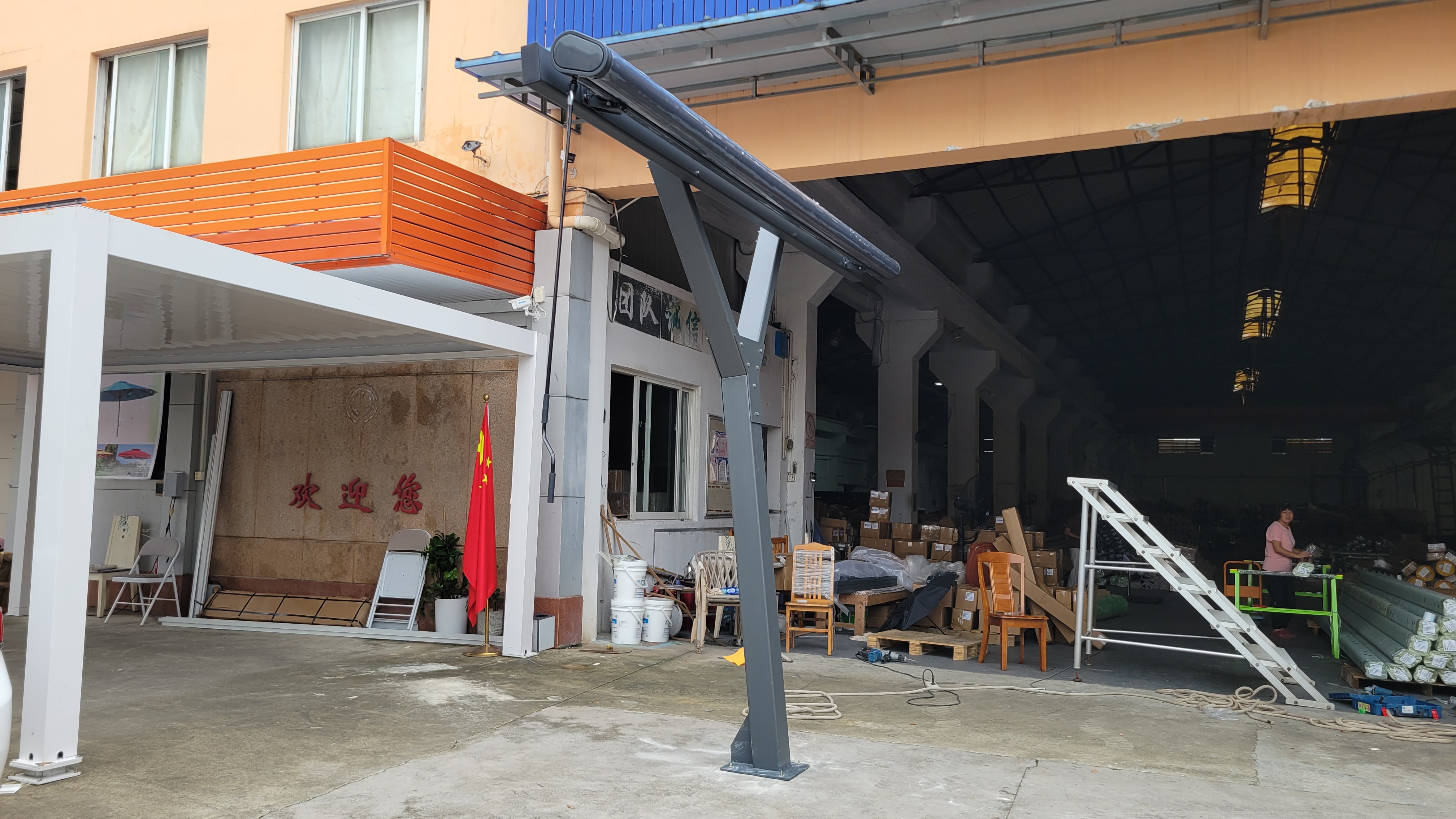 Luxury Freestanding Full Cassette Awning - Weatherproof RetractableShade for Garden & Terrace