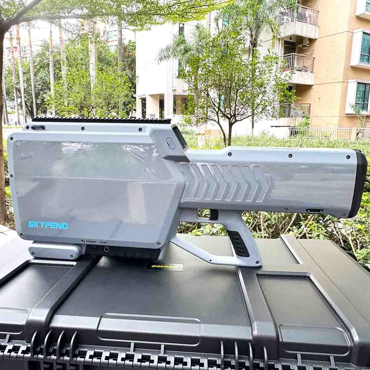 Gun Type Portable Counter UAS System 400 MHz-6 GHz Wideband RF Detection