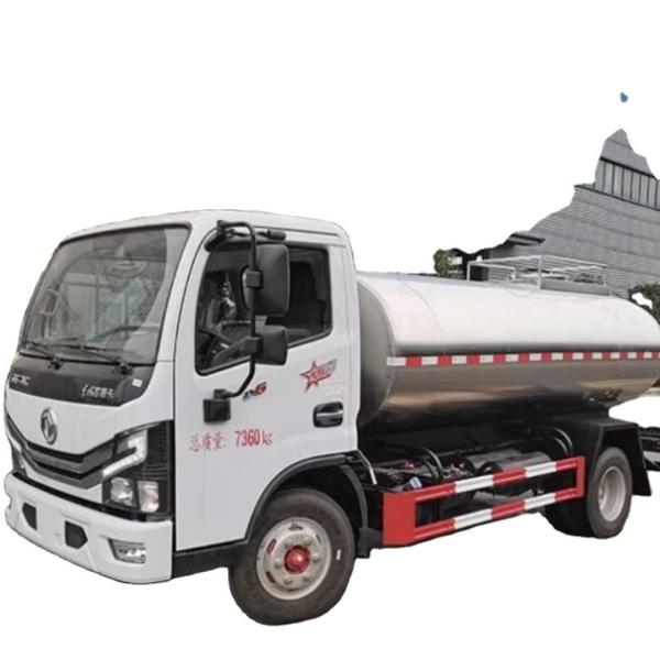 Cheapest  4*2  5000 Liters Milk Tanker Truck With Stainless Steel Material