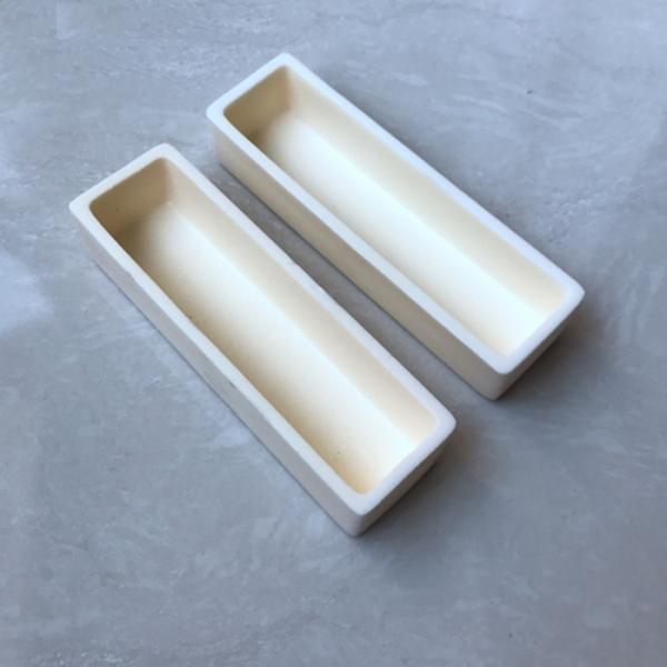 Heatproof 99% Al2o3 3.92g/Cm3 Alumina Ceramic Crucible