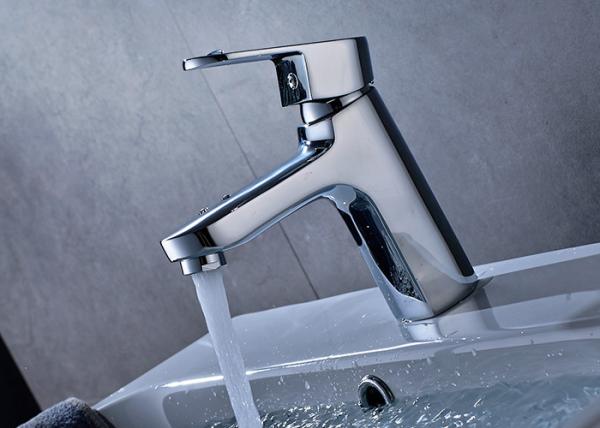 Commercial Washing Bathroom Sink Faucets 360 Degree Swivel Spray Type ROVATE