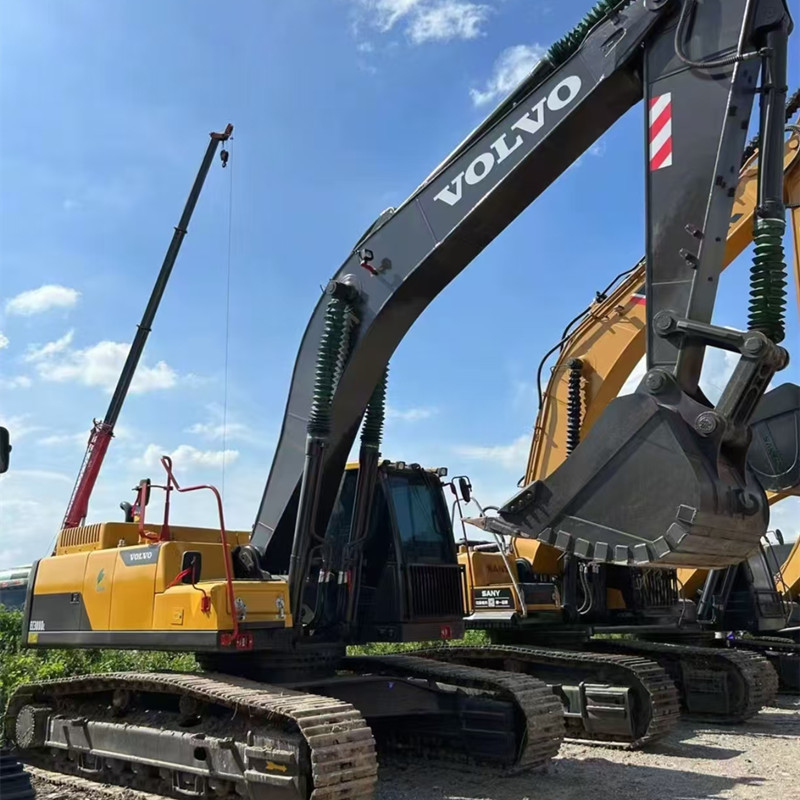 Подержанный экскаватор Volvo EC300