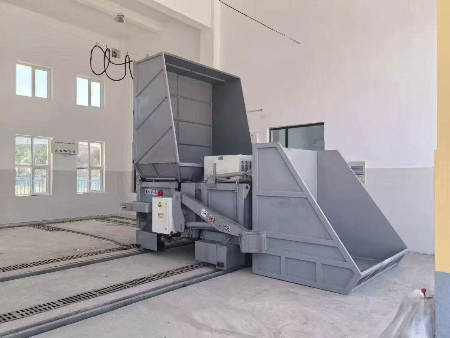 Wholesale Waste Treatment Station Garbage Compression Equipment , Bulk Supply Municipal Waste Compactor Solutions