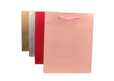 La belle corde faite main pliable rouge de sacs en papier manipule l'impression de Digital