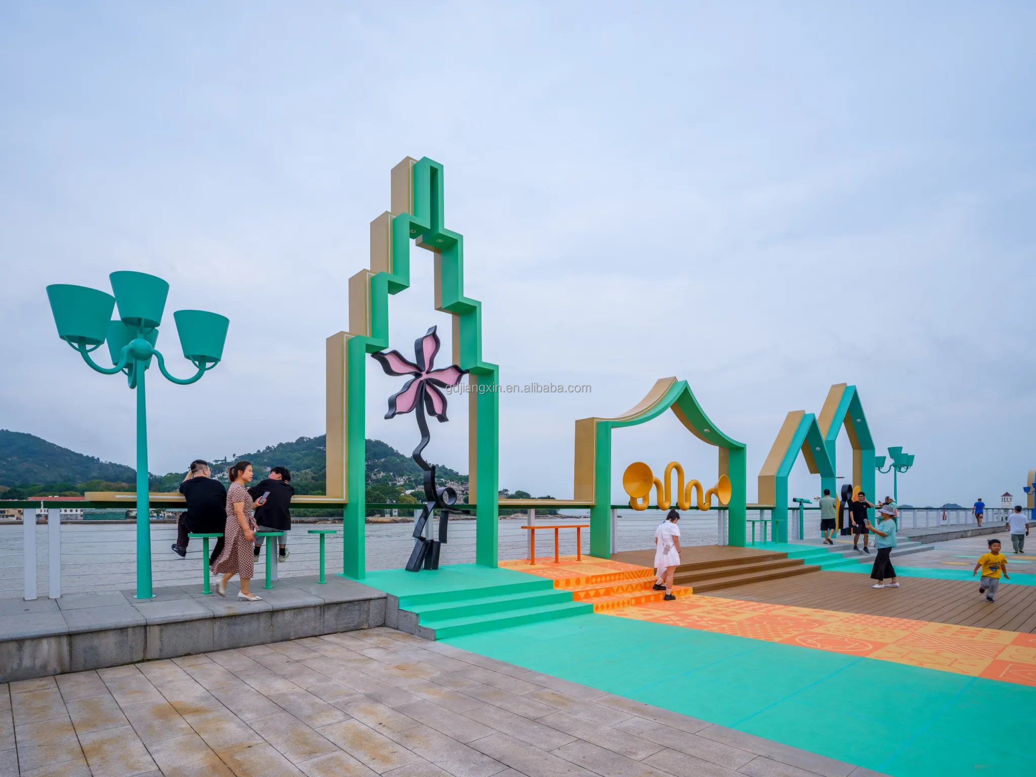 Stainless Steel Animal Playground Sculpture with Modular Design and Wind & Earthquake Resistant Structure for Outdoor Kids' Zones