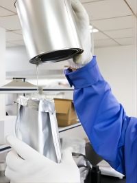 Желтоватая жидкостная краска покрывая акриловый преполимер леча стекло для автомобиля S-6103