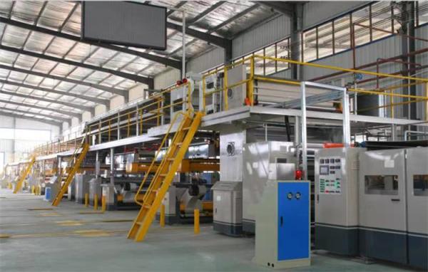 Machine à carton ondulé à chauffage électrique/à vapeur pour la ligne de production de boissons alimentaires