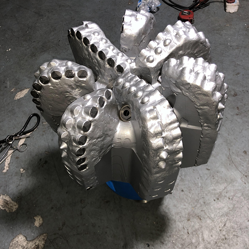 API Oil Bit 12-1/4 Inch 7 Blades PDC Drill Bit Of Hard Rock Diamond Drilling Bit (АПИ Масляный бит 12-1/4 дюймов 7 лезвиев ПДК сверла сверла с твердой скалы алмазная сверла сверла сверла)