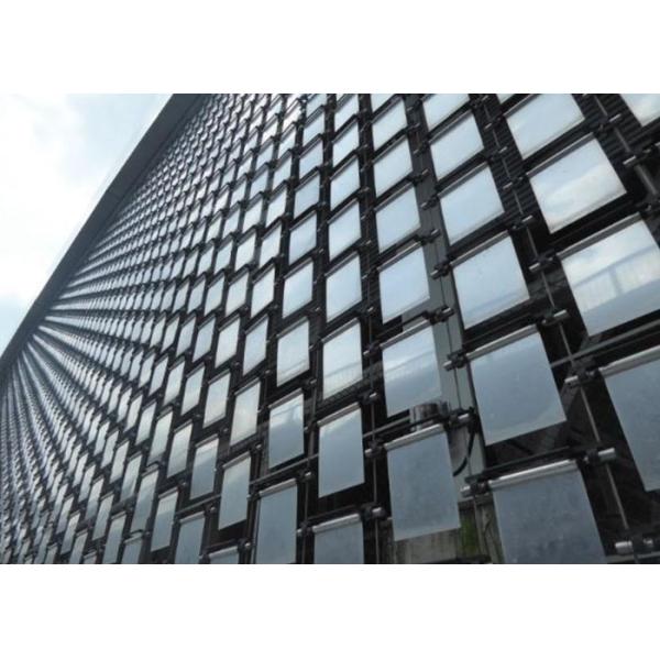 Кинетический фасад пошатывает как волна в ветреном дне для украшать музей и торговый центр