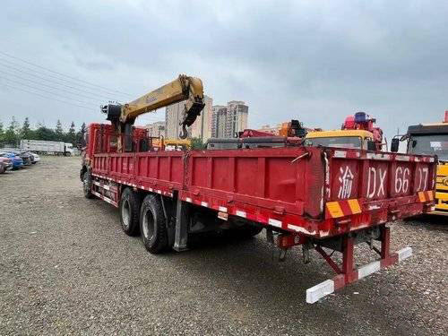 Yuchai Dongfeng Crane Used Heavy Duty Trucks FAST 9 Speed Manual