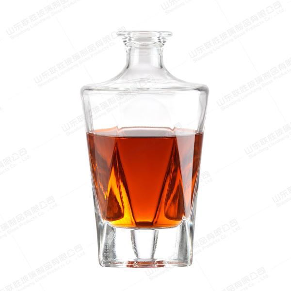 Type d'étanchéité Couvercle en verre Carré et cylindrique Vodka Bouteille en verre de vin pour jus de whisky