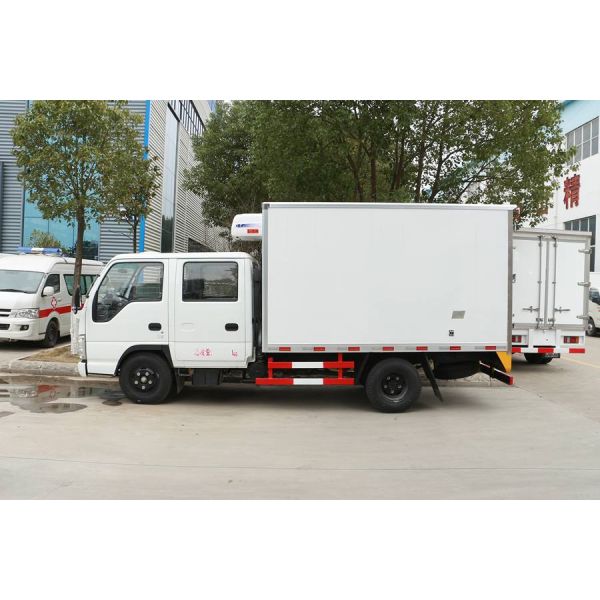Double Row ISuzu Freezer Truck , Refrigerator Van Truck 3tons 4tons 5tons
