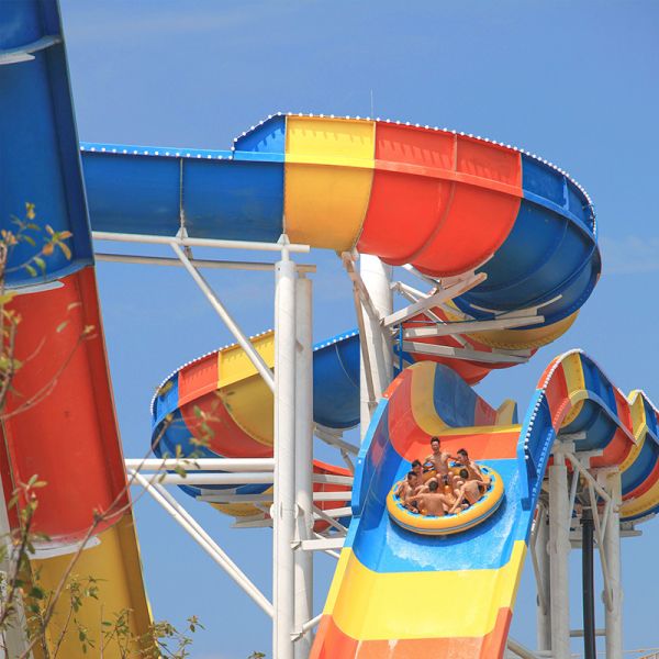 Large Scale  Ultimate High-capacity Thrill Ride For Water Parks 4 Person Raft Ride Commercial Water Slide