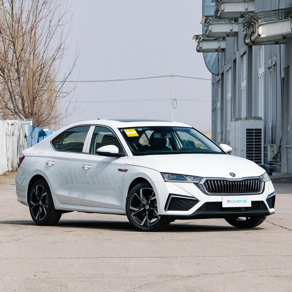Left Hand Drive Sedan Skoda Octavia PRO Oil Cars Produced In Skoda Volkswagen China