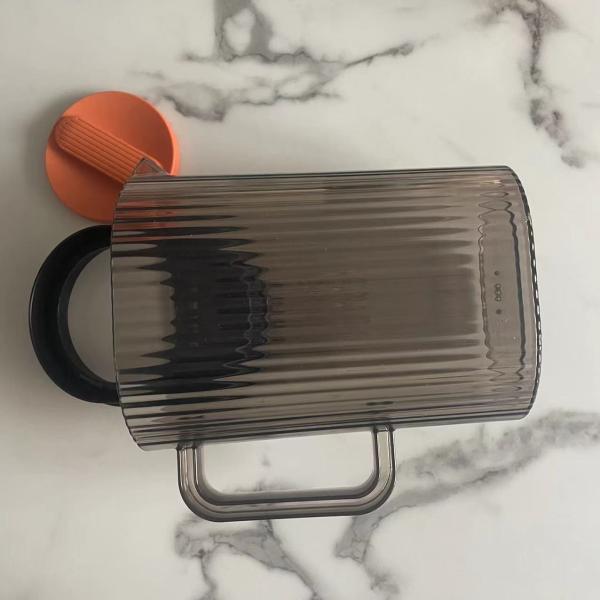 Plastic Water Cup Made of ABS/PA66/PP/PC/PMMA/PSU/PCTG/TPE/TPU/PBT OEM Plastic Molding