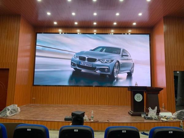 16 Bit DC 5V Indoor HD Led Video Wall 341*256 Dots Horizontal 160 Degree