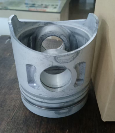 Piston Mitsubishi 4D31 ME012858