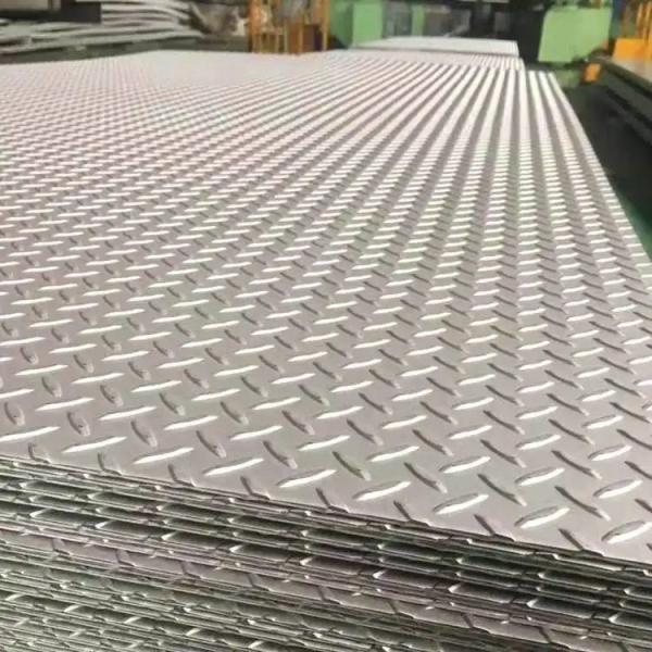 Polished Stainless Steel Diamond Plate Sheets 201 Embossed 304 316 Checker Plate 4x8