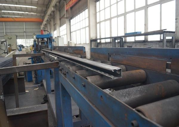 O feixe quente da venda U galvanizou a calha de aço mergulhada quente do comprimento feito sob encomenda de aço do perfil 40-100 milímetro