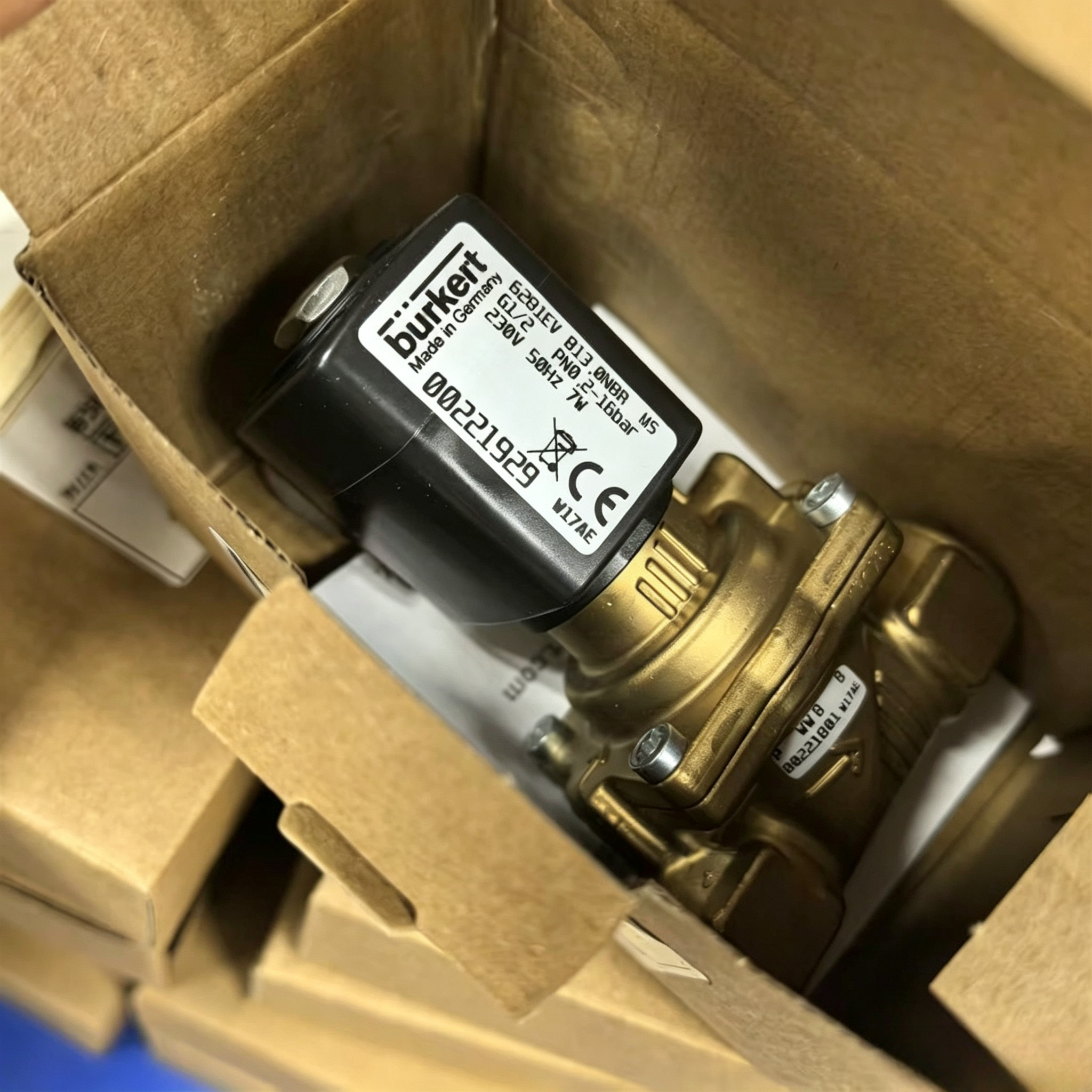 Burkert 6281 G1-1/2 Specification Consistent Stable 40.0 Flow Orifice 2/2 Way Normally Open Solenoid Valve for Precise Regulation of Liquids and Gases 00221946 00221947 00221948