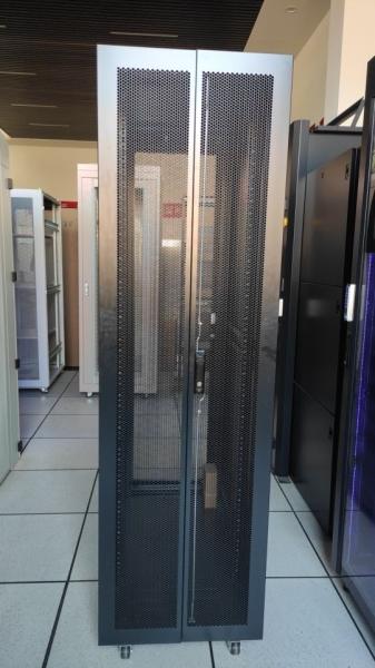 Private Mold Yes 600*600*2200 Standard 19 Inch Data Center Server Rack with Cooling Fan