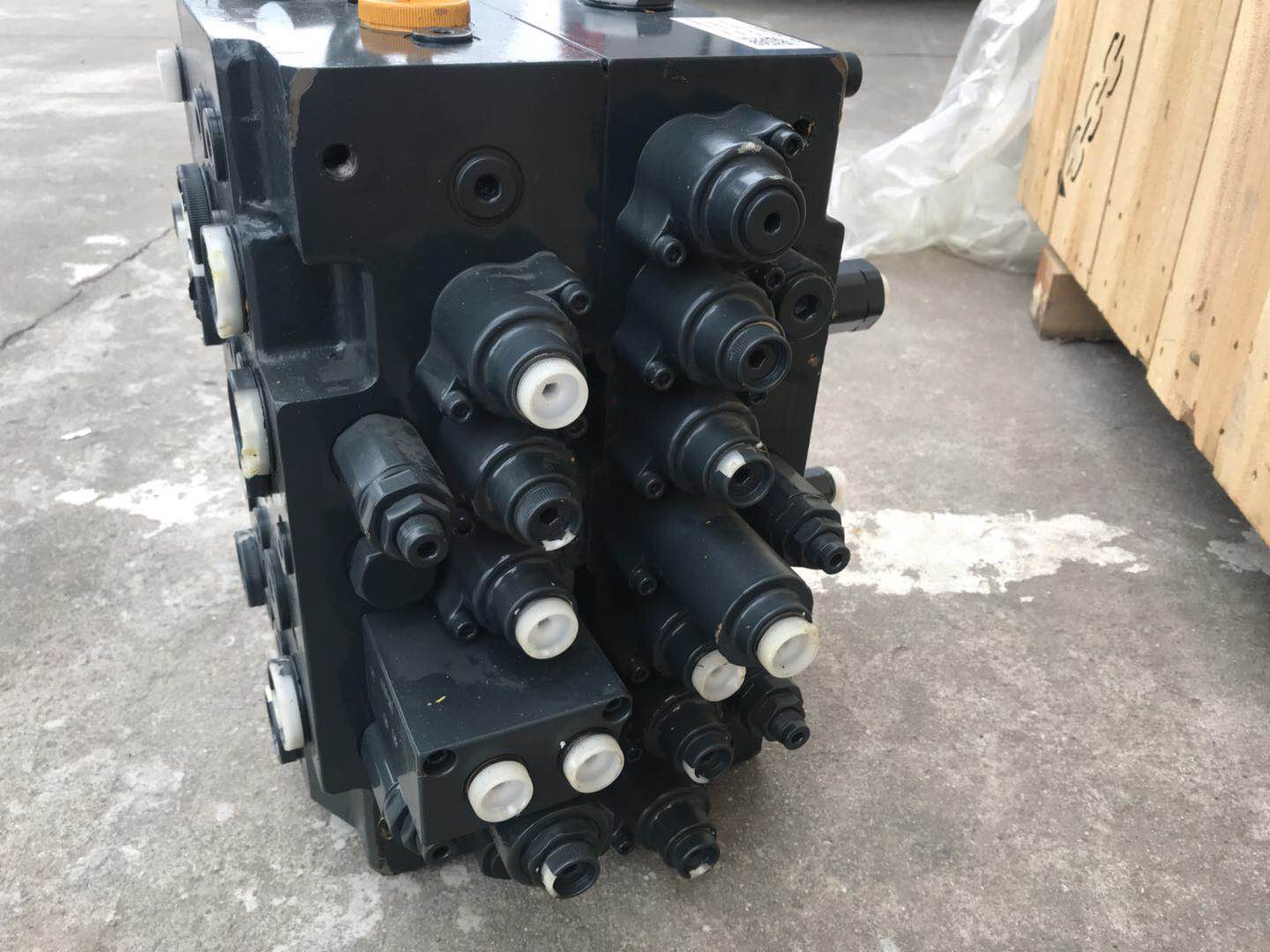 Модулирующая лампа экскаватора R140W-7, собрание водяной задвижки 31N4-15110