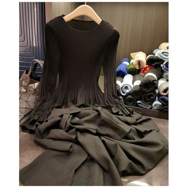Women's High-End Elegant Pleated Cake Skirt Dress Age-Reducing Ruffle Casual Style Floor-Length Chiffon Long-Sleeved Neck