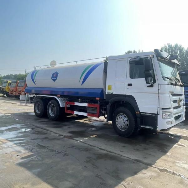 6x4 Second Hand Sinotruck Howo Water Tanker Sprinkler Truck with Cargo Tank Length ≥8m