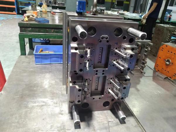 Versatile Plastic Injection Mold Base With Flanged Precision Injection Molding Service