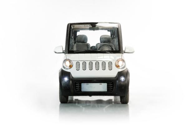 Battery Powered  Electric City Car With 4 Seats All Electric Vehicles White Color