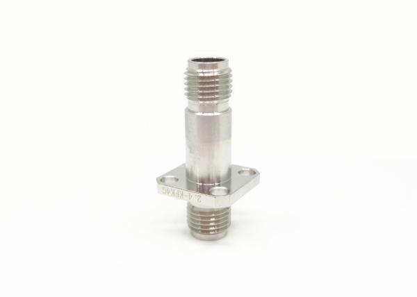 Les trous de l'adaptateur 4 de l'acier inoxydable l'onde millimétrique directement 2.4mm rf brident femelle à la femelle